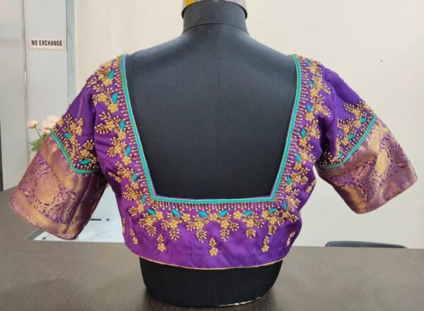 RAAGA DESIGNER AND BOUTIQUE - Image 5